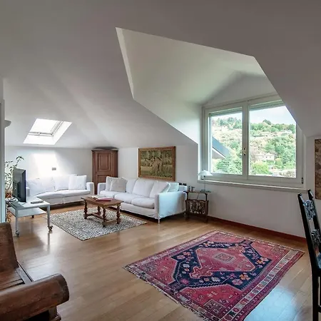 I D'a Charming Penthouse - View- Como- House-130 Mt-2 Double Bedrooms And 2 Double Bathrooms A Spacious Living Room-full Equipped Kitchen-private Garden And Terrace-private Covered Parking Lejlighed *