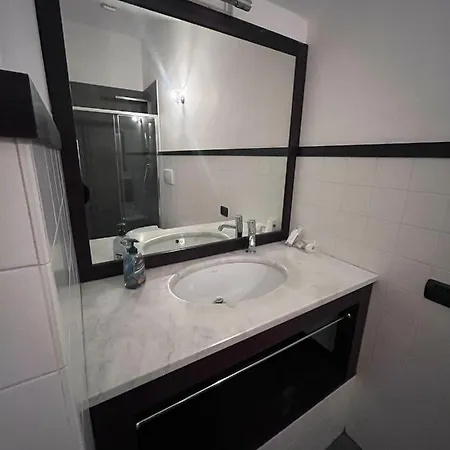 I D'a Charming Penthouse - View- Como- House-130 Mt-2 Double Bedrooms And 2 Double Bathrooms A Spacious Living Room-full Equipped Kitchen-private Garden And Terrace-private Covered Parking Daire Como