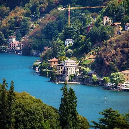 Lägenhet I D'a Charming Penthouse - View- Como- House-130 Mt-2 Double Bedrooms And 2 Double Bathrooms A Spacious Living Room-full Equipped Kitchen-private Garden And Terrace-private Covered Parking Como
