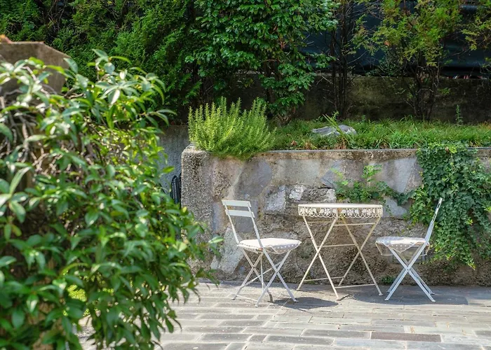 I D'a Charming Penthouse - View- Como- House-130 Mt-2 Double Bedrooms And 2 Double Bathrooms A Spacious Living Room-full Equipped Kitchen-private Garden And Terrace-private Covered Parking Lägenhet Como